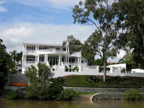 Posh house on side of the Brisbane river